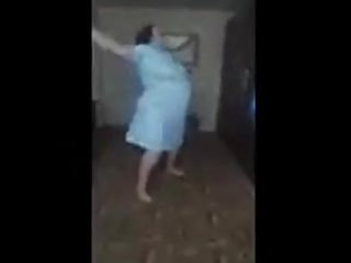 bbw mom dancing