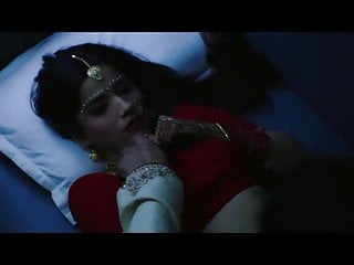 Aparna Bajpai as Desi Dulhan