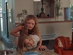 Sarah Michelle Gellar, Rebecca Gayheart - Harvard Man