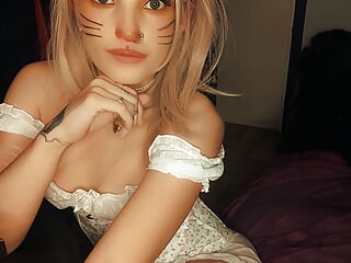 Cosplay tiger girl sucking big hard cock passionately, do you see how much she&#039;s enjoying cock? 