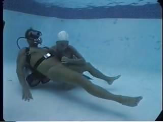 Underwater blowjob by Sandy Knight