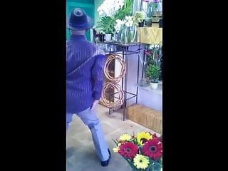 Alfred&#039;s Flowershop Dance