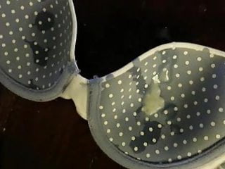 cum on my young cousins bra again