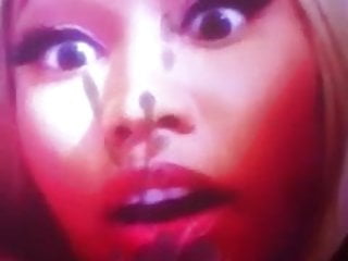 Nicki Minaj gets a facial cum load