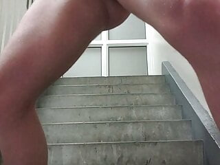 Risky pervy stairwell jerkoff