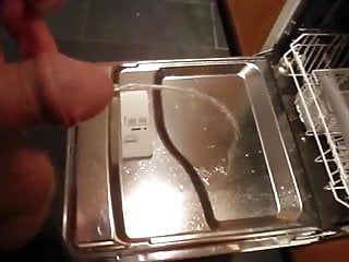 Me pissing in school dishwasher