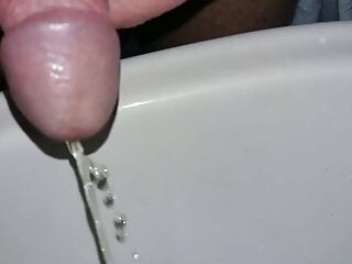 Sink piss close...