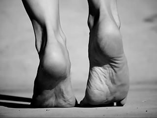 Feet 021 - Tiptoe Soles Bw
