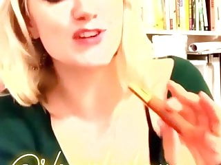 Tits British Hd Videos video: Evanna Lynch - Instastory Boobs Oops