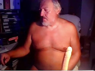 Mature Euro Sub Performs For Me On Cam