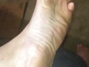 Randi shows us her sole