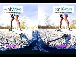 Trailer Clip Different video: VR  trailer clip with different feet clips, such as crush