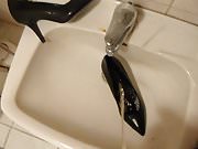 Piss in wifes stiletto heel