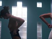Alison Brie - 'GLOW' s1e01 (no sound, undressing)