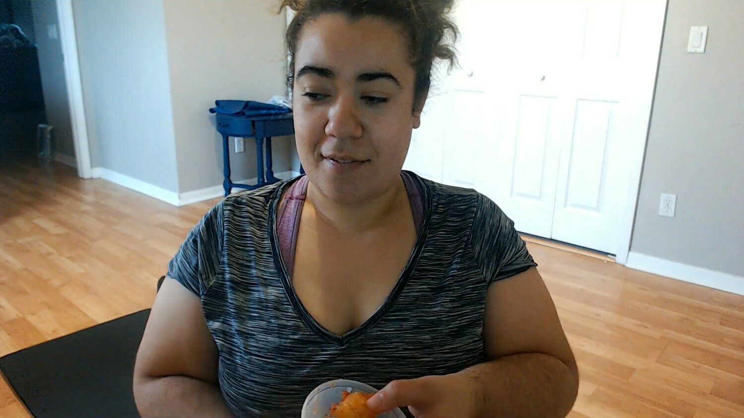 .Help Stephanie Benitez translate.