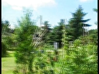 Bauer fickt blonde schoenheit - Bild 1