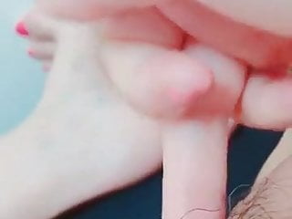 Look at these cum on her finger