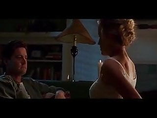 Elisabeth Shue in The Trigger Effect