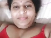 BEAUTIFUL SEXY MARRIED BHABHI SHOWING ON VIDEO CALL