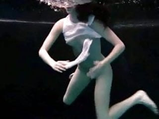 Underwater Flexible Gymnastic