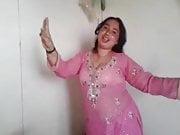 Pakistani shumaila dance in karachi city 