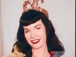 Betty Page dances to Little Egypt