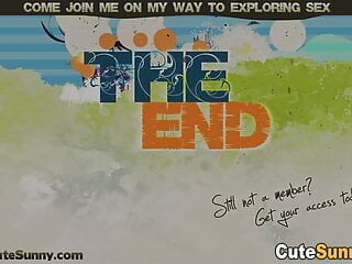  video: Red haired teeny caressing her pussy with ripe strawberries