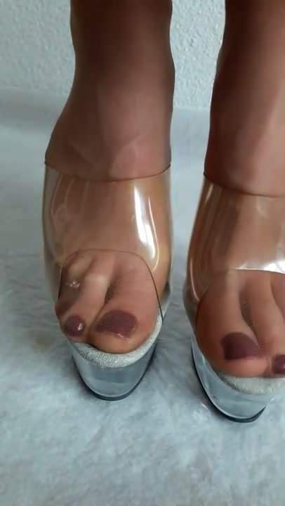 Foot Fetish Heels - behind her heels - Foot Fetish, Behind, Heels - MobilePorn