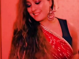 Bangladeshi Hot Aunty Dance 