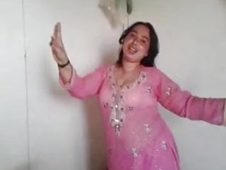 Pakistani shumaila dance in karachi city 