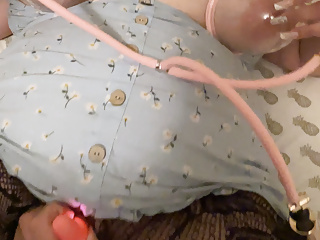 Bbw cums with double breast pump...
