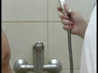Nurse fucking in shower - Bild 1