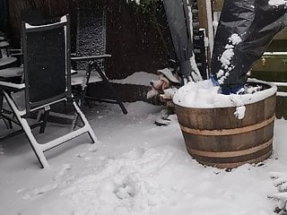 سکس گی Cooling down in the snow small cock  outdoor  hd videos fat  dutch (gay) bdsm  amateur
