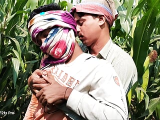 Indian Threesome Gay – A farm laborer and a farmer who employs the laborer have sex in a corn field – Gay Movie In Hindi voice