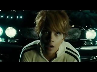 Halle Berry Gets RAMMED DOGGYSTYLE By a CAR!!!