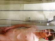 Maxi unter der Dusche