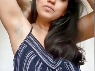 Seducing with her own armpits